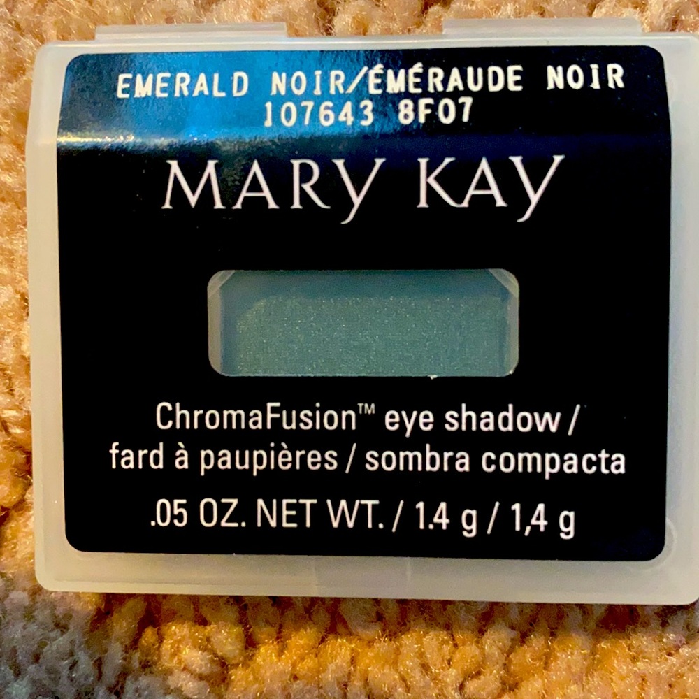 Mary Kay Chromafusion Eye Shadow in Emerald Noir